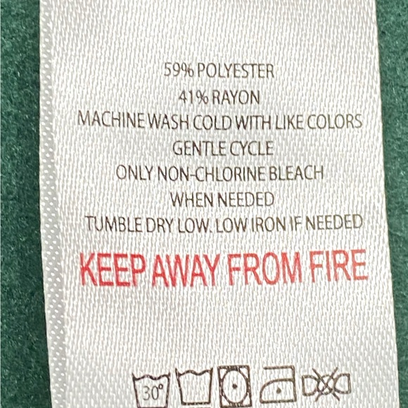 RAE DUNN Christmas Sweatshirt Merry Women’s Size SP - Picture 4 of 4